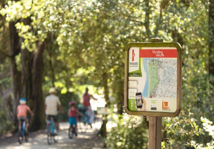 Déplacez-vous aisément à vélo à Saint-Jean-de-Monts, ville cyclable par excellence.