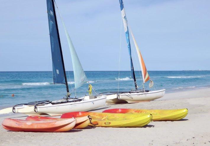 Participez à un stage de voile à Saint-Jean-de-Monts pour une expérience nautique inoubliable.