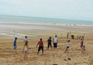 vacances sportives en camping : participez aux tournois de beach-volley sur la plage de Saint Jean de Monts