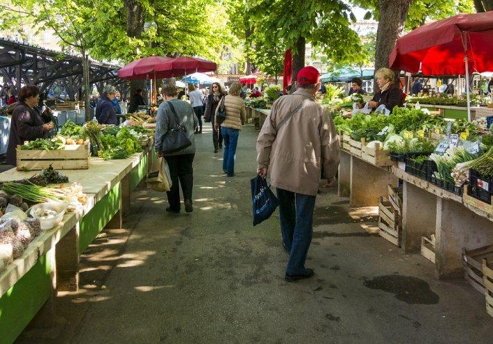 Découvrez les trésors du terroir dans une ambiance animée.