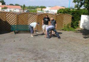 Vivez l'été avec les concours de pétanque au camping de Saint Jean de Monts.