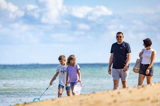 Activités familiales en Vendée : plage, musées, parcs d'attractions et détente assurée.